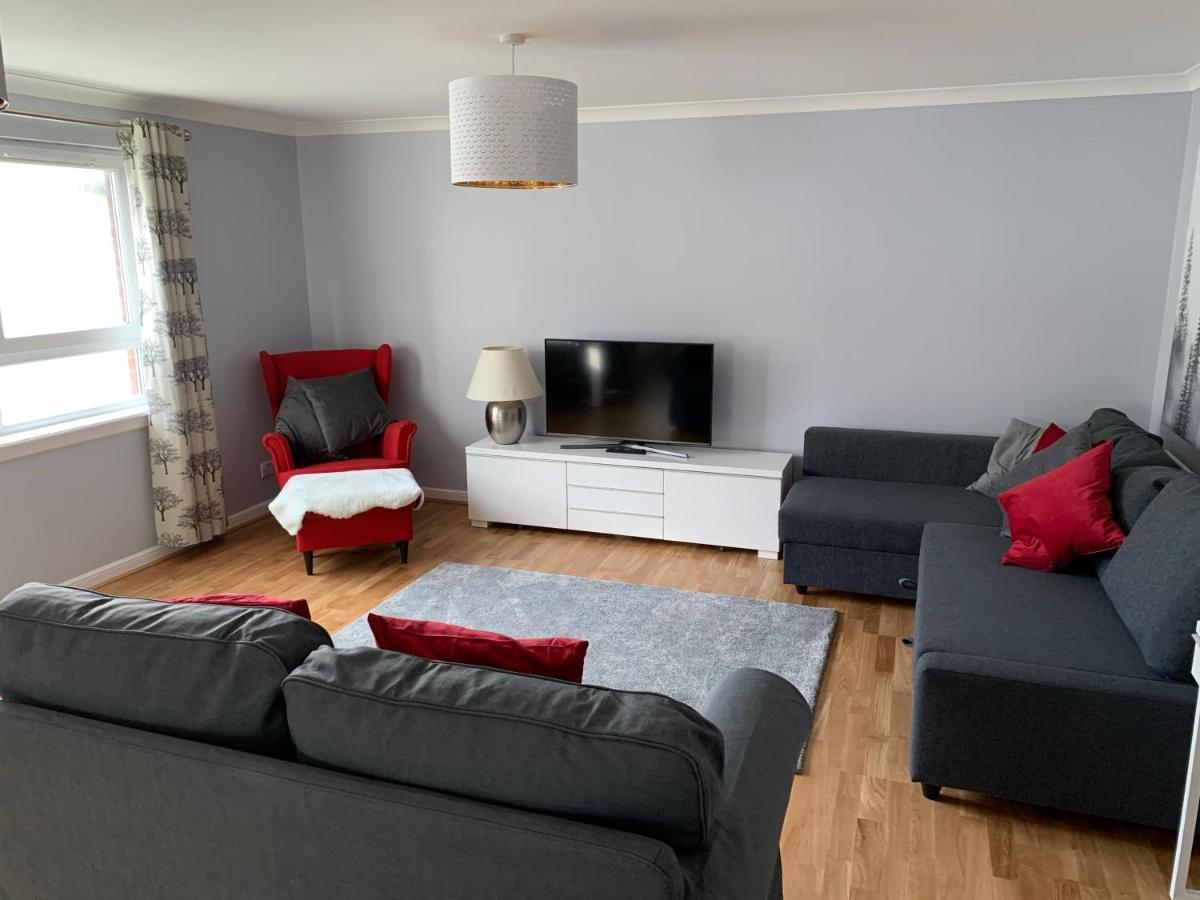 Flat One, 212 Eaglesham Road, East Kilbride, グラスゴー エクステリア 写真