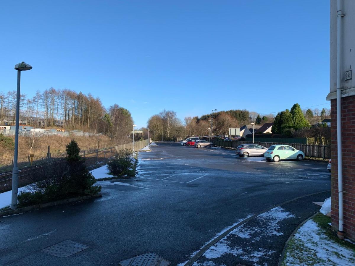 Flat One, 212 Eaglesham Road, East Kilbride, グラスゴー エクステリア 写真