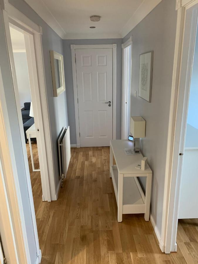 Flat One, 212 Eaglesham Road, East Kilbride, グラスゴー エクステリア 写真