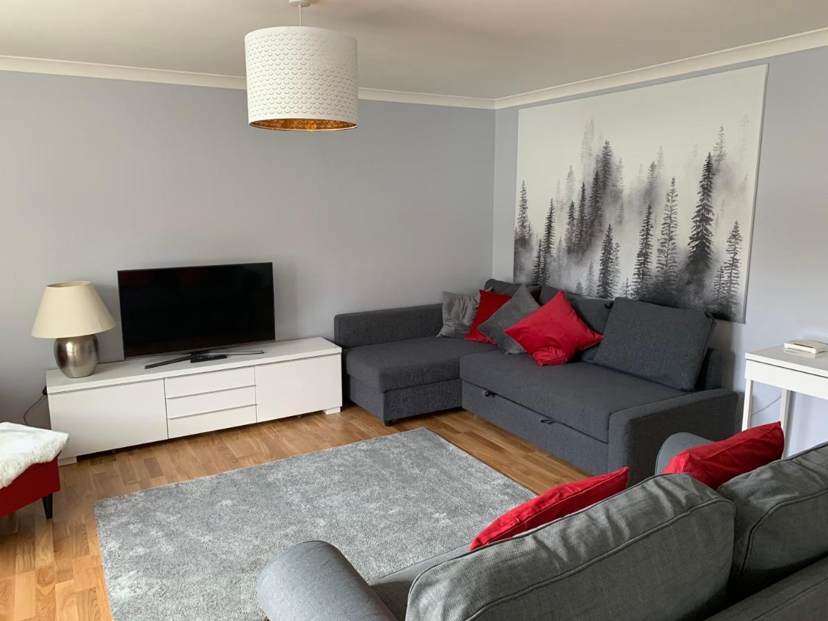 Flat One, 212 Eaglesham Road, East Kilbride, グラスゴー エクステリア 写真