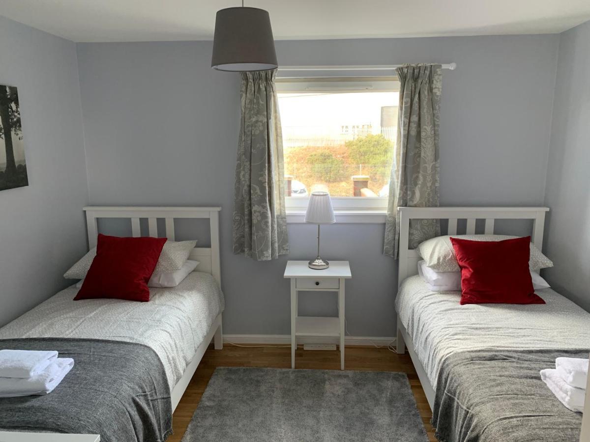 Flat One, 212 Eaglesham Road, East Kilbride, グラスゴー エクステリア 写真